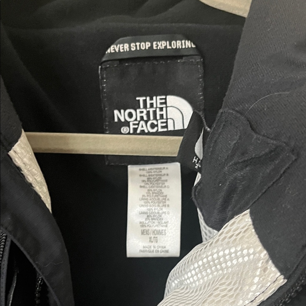 The North Face Black and Gray Jacket - Picture 2 of 5